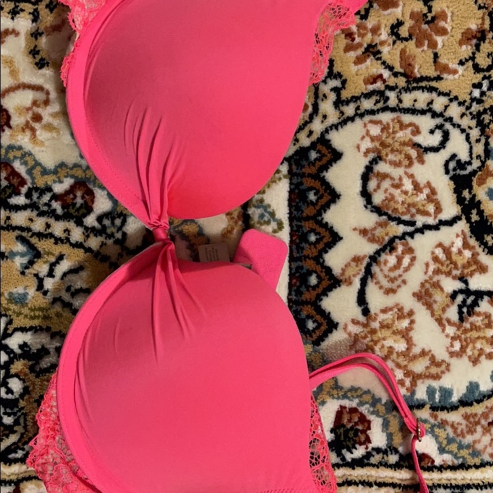 Victoria’s Secret Demi Push-Up Bra
